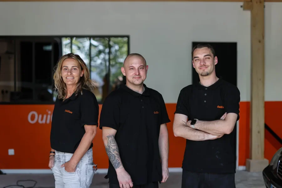 Équipe OuiGlass, cliente Influmedia pour ses créations photo et vidéo